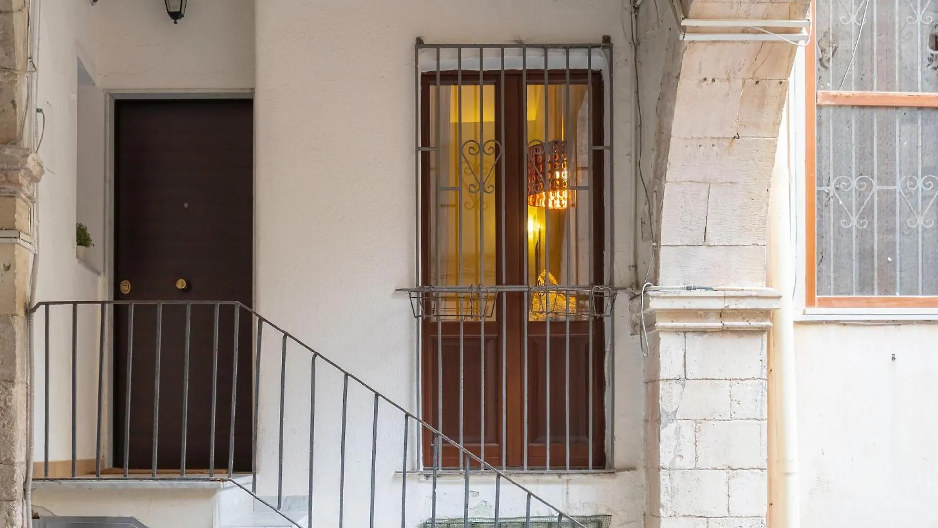 Central Cozy Apt. 70M2 In '700S Baroque Building Syracuse Apartment
