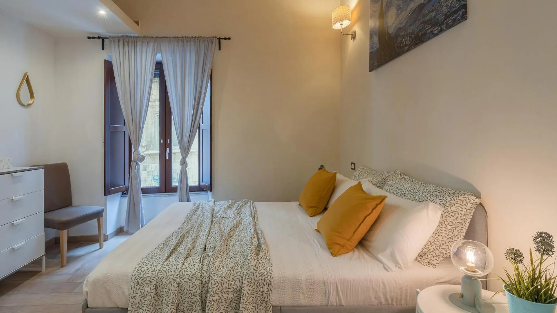 Central Cozy Apt. 70M2 In '700S Baroque Building Syracuse Apartment