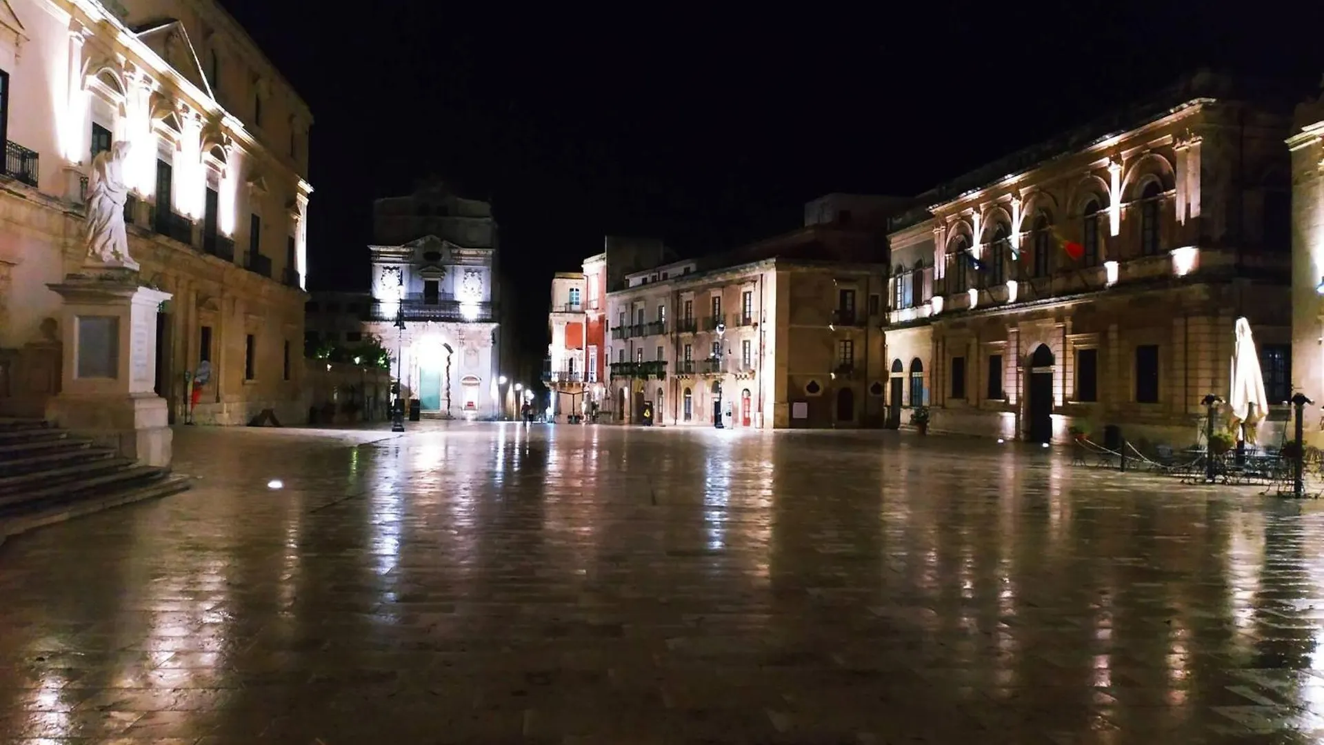 Central Cozy Apt. 70M2 In '700S Baroque Building Syracuse 0*,  Itálie