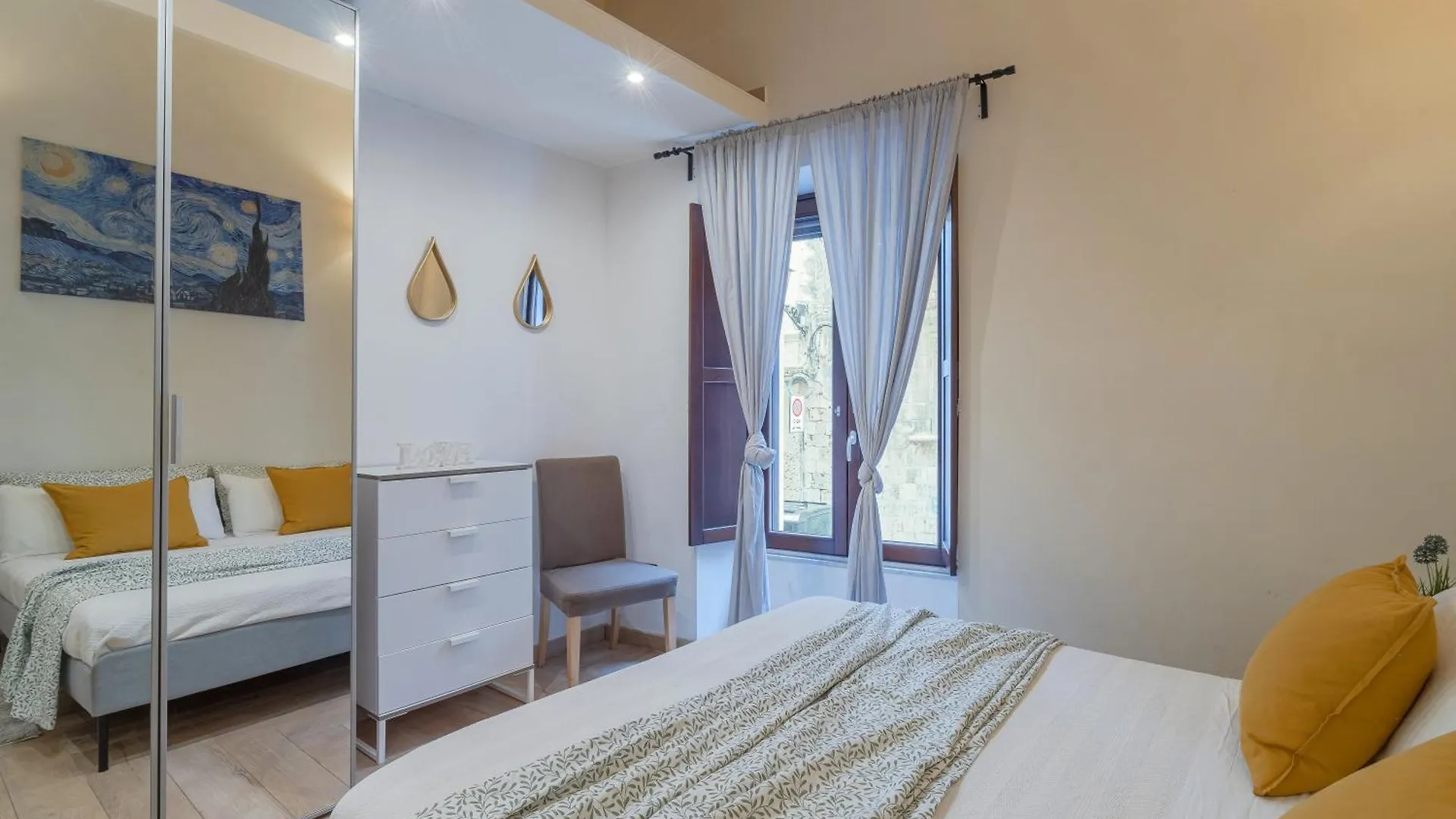 Central Cozy Apt. 70M2 In '700S Baroque Building Syracuse